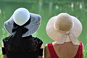 Due cappelli al lago